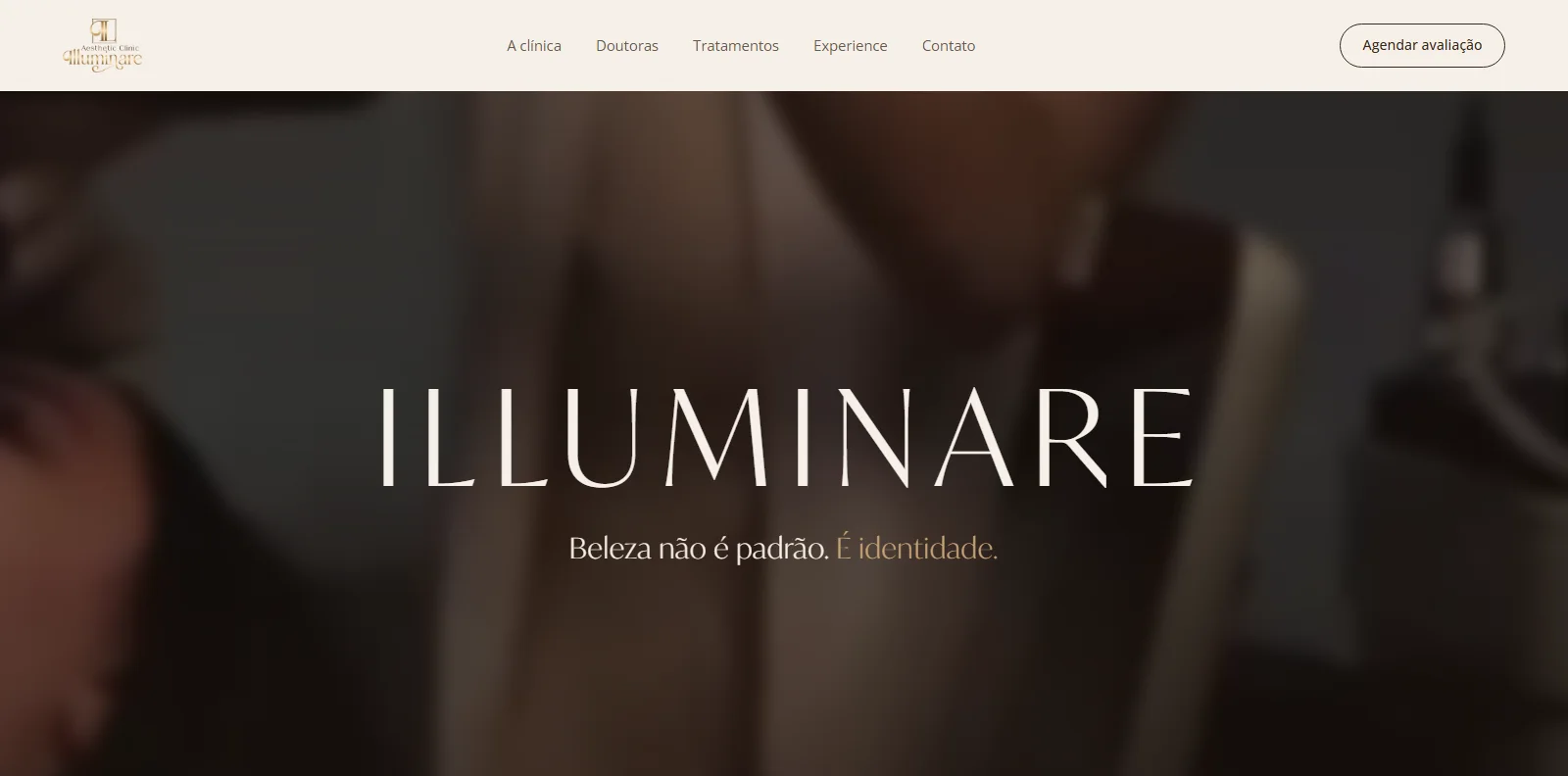 Site da Illuminare, clínica de estética em Maringá, em editorial nude e rosé